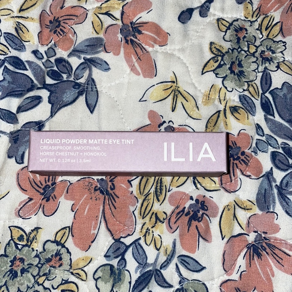 ILIA liquid powder matte eye tint